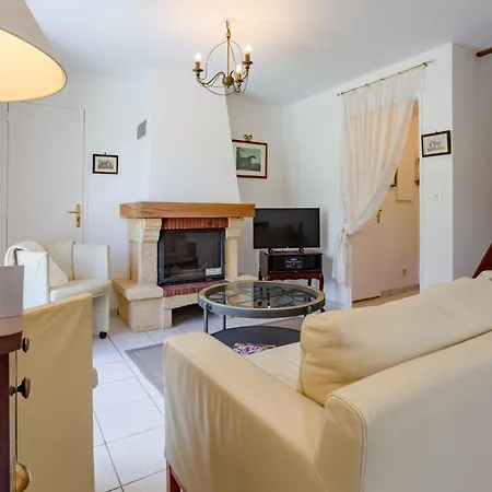 Domaine De Clairefontaine-2 By Interhome